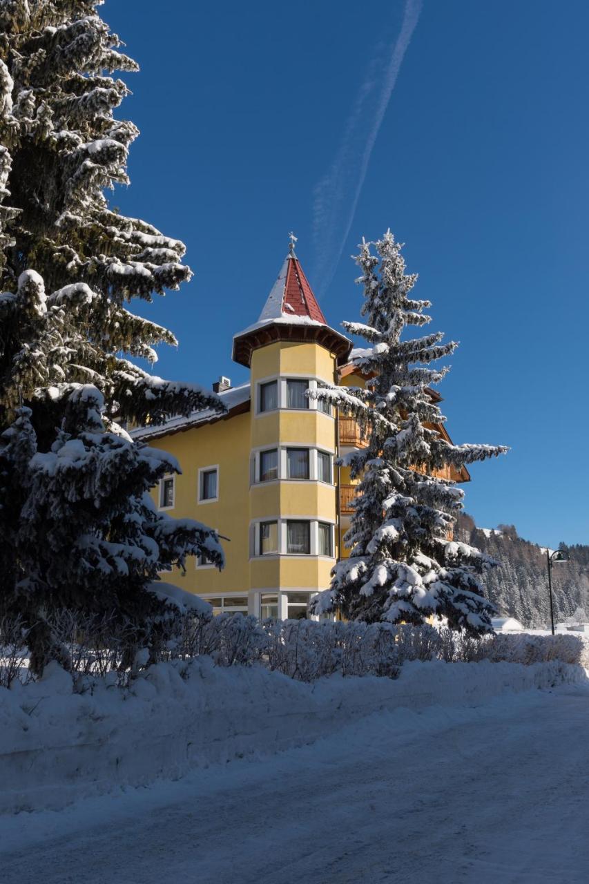 Hotel Cristallo Dobbiaco Dış mekan fotoğraf