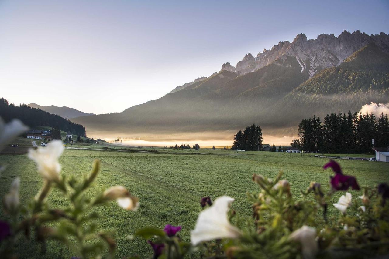 Hotel Cristallo Dobbiaco Dış mekan fotoğraf